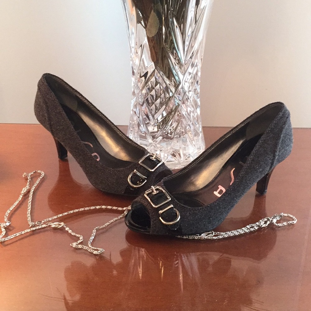 Unisa 🌹 stunning Shoe heel peep toe pumps
